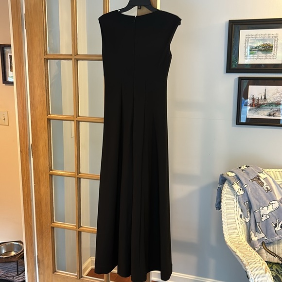 Like new black full length performance gown for orchestra etc size 2 - Picture 5 of 7